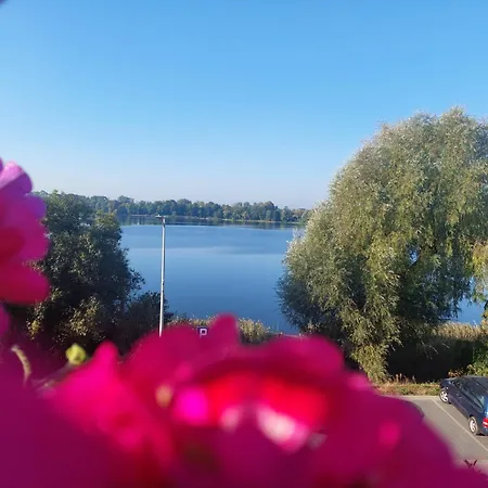 Zakatek Nad Jeziorem